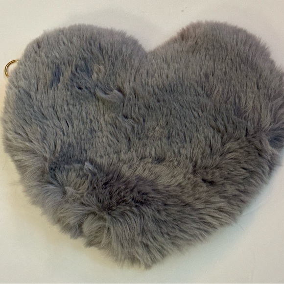 Plush Heart-Shaped Crossbody Bag, Gray, Gold Chain, Trendy & Cute Purse - Picture 9 of 14